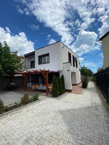 Фотографии Виллы Vila Ammos Mamaia г. Мамайя Норд – Нэводари (Румыния) №1 Фото Виллы Vila Ammos Mamaia г. Мамайя Норд – Нэводари 1
