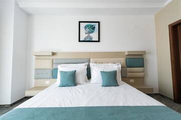Фото номера Улучшенный двухместный номер с 1 кроватью Отель Hotel Manor г. Мамайя Норд – Нэводари 3