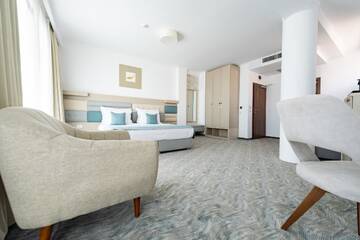 Фото номера Двухместный номер Делюкс с частичным видом на море Отель Hotel Manor г. Мамайя Норд – Нэводари 6