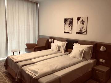 Фото номера Двухместный номер с 2 отдельными кроватями и балконом Отель Hotel Clas Mamaia Nord г. Мамайя Норд – Нэводари 3