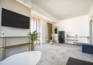 Фото номера Полулюкс с видом на море (для 3 взрослых и 1 ребенка) Отель Lemon Cliff Luxury B&amp;B г. Мамайя Норд – Нэводари 8