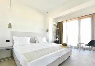 Фото номера Полулюкс с видом на море (для 3 взрослых и 1 ребенка) Отель Lemon Cliff Luxury B&amp;B г. Мамайя Норд – Нэводари 6