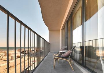 Фото номера Полулюкс с видом на море (для 3 взрослых и 1 ребенка) Отель Lemon Cliff Luxury B&amp;B г. Мамайя Норд – Нэводари 12
