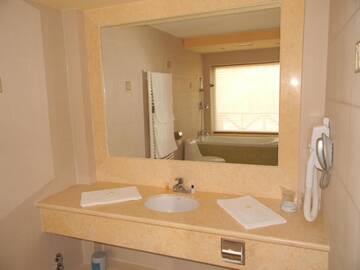 Фото номера Люкс с 2 спальнями Отель Hotel La Scoica Land г. Мамайя Норд – Нэводари 16