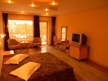 Фото номера Стандартный двухместный номер с 1 кроватью Отель Hotel La Scoica Land г. Мамайя Норд – Нэводари 11