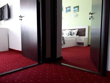 Фото номера Апартаменты с балконом Гостевой дом Vila Zara г. Мамайя Норд – Нэводари 6