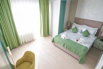 Фото номера Двухместный номер с 1 кроватью и балконом Отель Hotel Excelsior Mamaia Nord г. Мамайя Норд – Нэводари 23