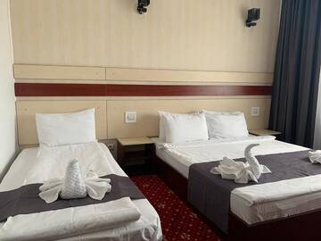 Фото номера Трехместный номер с балконом Отель Hotel Napoli,Mamaia Nord г. Мамайя Норд – Нэводари 4