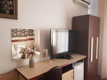 Фото номера Двухместный номер с 1 кроватью и балконом Отель Hotel Napoli,Mamaia Nord г. Мамайя Норд – Нэводари 20