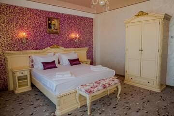 Фото номера Двухместный номер с 1 кроватью и видом на бассейн Отель Almar Luxury г. Мамайя Норд – Нэводари 3