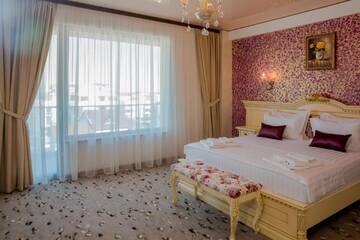 Фото номера Двухместный номер с 1 кроватью и видом на бассейн Отель Almar Luxury г. Мамайя Норд – Нэводари 4