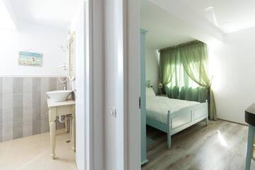 Фото номера Апартаменты с балконом Гостевой дом The Shore House г. Мамайя Норд – Нэводари 71
