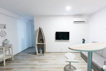Фото номера Апартаменты с балконом Гостевой дом The Shore House г. Мамайя Норд – Нэводари 9