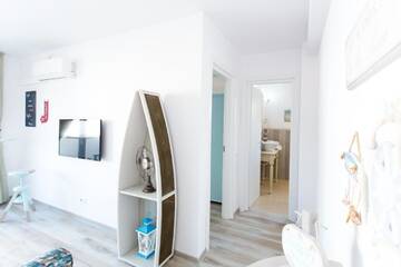 Фото номера Апартаменты с балконом Гостевой дом The Shore House г. Мамайя Норд – Нэводари 7