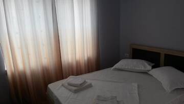 Фото номера Номер с кроватью размера «queen-size» и общей ванной комнатой Гостевой дом Casa Alba г. Мамайя Норд – Нэводари 6